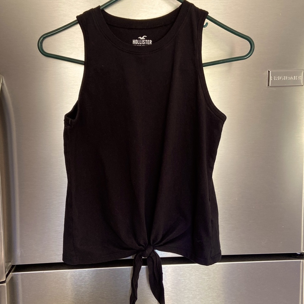 Super cute Hollister tank top!
